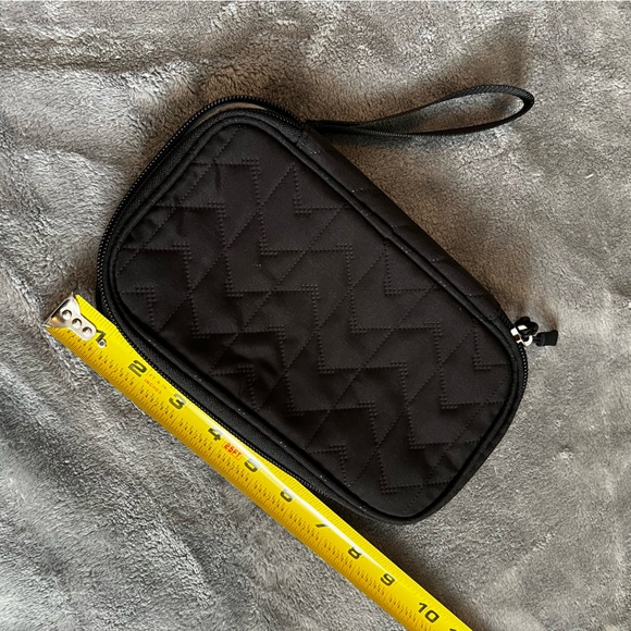 Tech Pouch - Picture 4 of 5